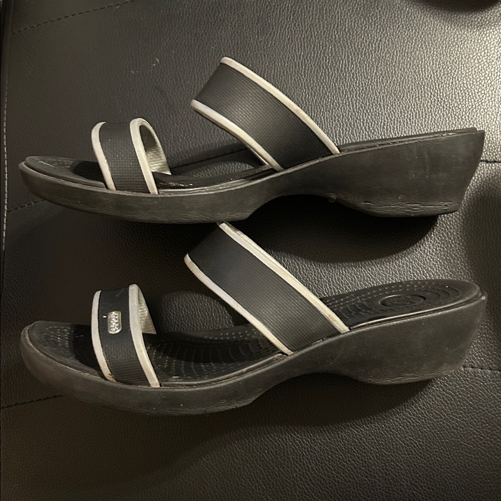 Crocs Madeira Slip On Black Gray Sandals - Picture 5 of 8